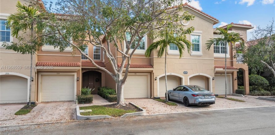 Condominio en Palm Beach Gardens, Florida, 3 dormitorios  № 2033469