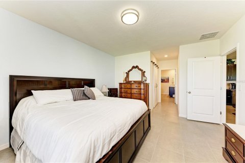 House in Sarasota, Florida 3 bedrooms, 165.18 sq.m. № 2096130 - photo 13