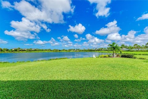House in Sarasota, Florida 3 bedrooms, 165.18 sq.m. № 2096130 - photo 21