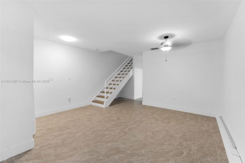 Townhouse in Miami, Florida 2 bedrooms, 118.91 sq.m. № 1832354 - photo 5