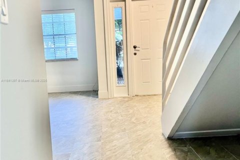Townhouse in Miami, Florida 2 bedrooms, 118.91 sq.m. № 1832354 - photo 7