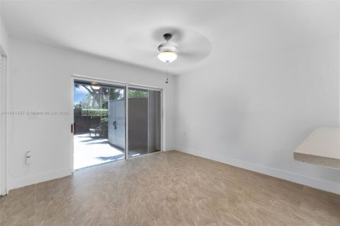 Townhouse in Miami, Florida 2 bedrooms, 118.91 sq.m. № 1832354 - photo 10