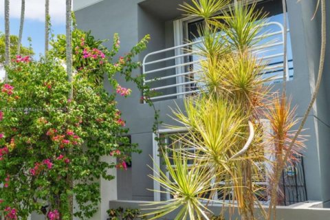 Townhouse in Miami, Florida 2 bedrooms, 118.91 sq.m. № 1832354 - photo 2