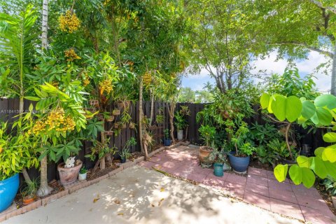 Townhouse in Miami, Florida 2 bedrooms, 118.91 sq.m. № 1832354 - photo 23