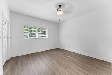 Townhouse in Miami, Florida 2 bedrooms, 118.91 sq.m. № 1832354 - photo 16