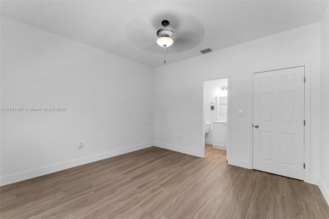 Townhouse in Miami, Florida 2 bedrooms, 118.91 sq.m. № 1832354 - photo 18