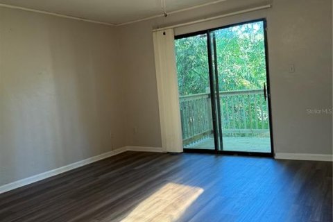 Townhouse in Gainesville, Florida 2 bedrooms, 130.43 sq.m. № 1905007 - photo 13