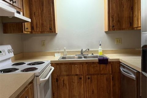 Townhouse in Gainesville, Florida 2 bedrooms, 130.43 sq.m. № 1905007 - photo 6