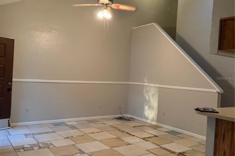 Townhouse in Gainesville, Florida 2 bedrooms, 130.43 sq.m. № 1905007 - photo 3