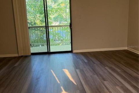 Townhouse in Gainesville, Florida 2 bedrooms, 130.43 sq.m. № 1905007 - photo 14