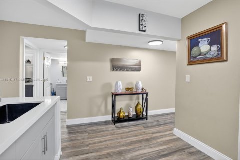 Condo in Sunrise, Florida, 2 bedrooms  № 1971433 - photo 4