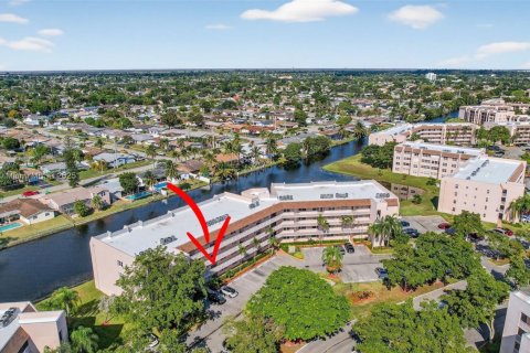 Condo in Sunrise, Florida, 2 bedrooms  № 1971433 - photo 29