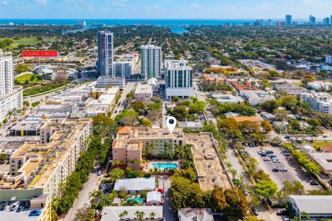 Condominio en venta en Hollywood, Florida, 1 dormitorio, 68.38 m2 № 2046379 - foto 2