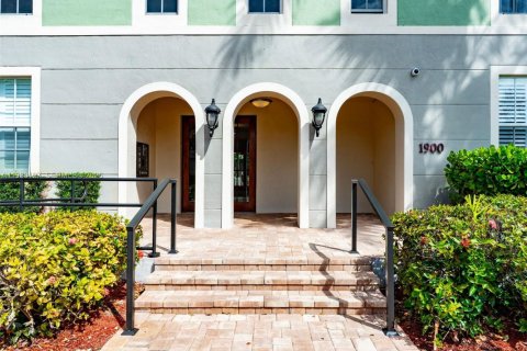 Condominio en venta en Hollywood, Florida, 1 dormitorio, 68.38 m2 № 2046379 - foto 4