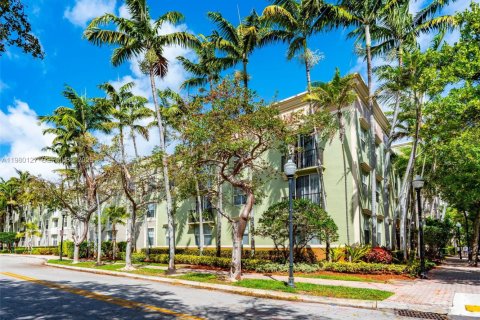 Condominio en venta en Hollywood, Florida, 1 dormitorio, 68.38 m2 № 2046379 - foto 3