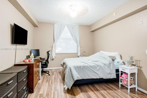 Condominio en venta en Hollywood, Florida, 1 dormitorio, 68.38 m2 № 2046379 - foto 18