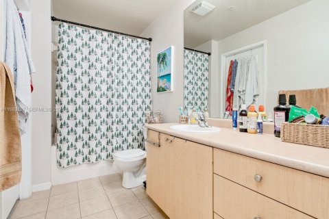 Condominio en venta en Hollywood, Florida, 1 dormitorio, 68.38 m2 № 2046379 - foto 20