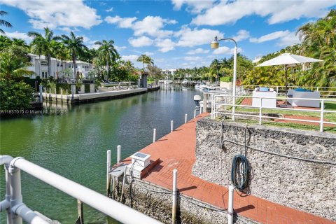 Villa ou maison à vendre à Coral Gables, Floride: 3 chambres, 187.38 m2 № 1825557 - photo 4