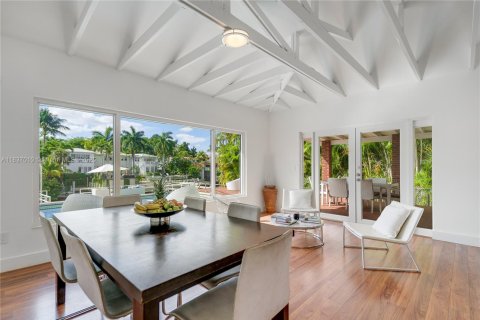 Villa ou maison à vendre à Coral Gables, Floride: 3 chambres, 187.38 m2 № 1825557 - photo 6