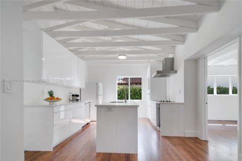 Villa ou maison à vendre à Coral Gables, Floride: 3 chambres, 187.38 m2 № 1825557 - photo 8