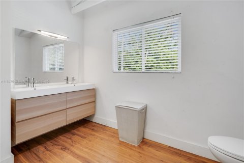 Villa ou maison à vendre à Coral Gables, Floride: 3 chambres, 187.38 m2 № 1825557 - photo 14