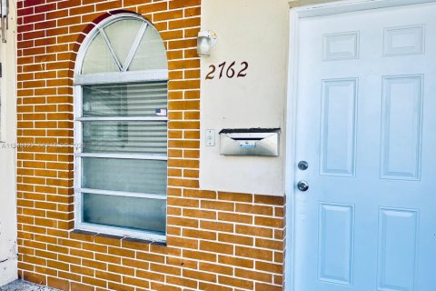 Снять в аренду квартиру в Майами, Флорида 3 спальни, № 2005352 - фото 4