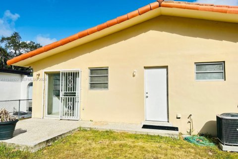 Снять в аренду квартиру в Майами, Флорида 3 спальни, № 2005352 - фото 2