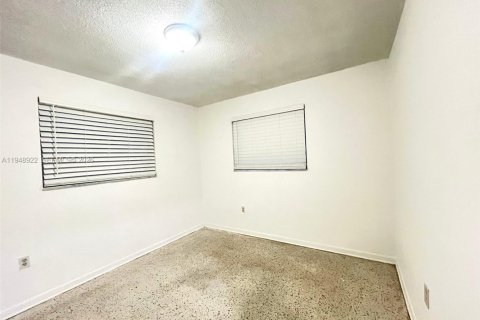 Снять в аренду квартиру в Майами, Флорида 3 спальни, № 2005352 - фото 8