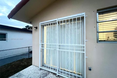 Снять в аренду квартиру в Майами, Флорида 3 спальни, № 2005352 - фото 5