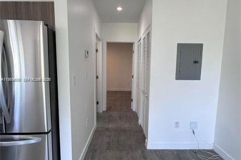 Apartment in Miami, Florida 1 bedroom, 495.63 sq.m. № 2040914 - photo 5