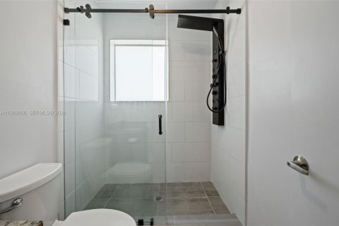 Снять в аренду квартиру в Майами, Флорида 1 спальня, 65.03м2, № 2040914 - фото 16