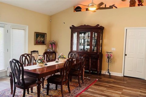 House in New Smyrna Beach, Florida 3 bedrooms, 181.9 sq.m. № 2109297 - photo 4