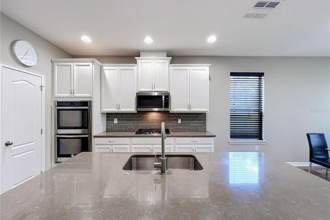 House in Ocoee, Florida 3 bedrooms, 193.05 sq.m. № 2203471 - photo 12