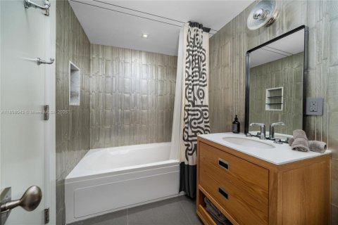 Купить кондоминиум в Майами-Бич, Флорида 3 спальни, 179.21м2, № 1949722 - фото 9