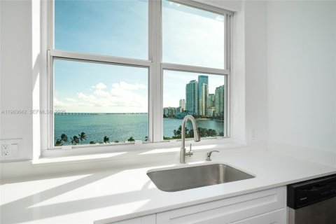 Снять в аренду кондоминиум в Майами, Флорида 2 спальни, 92.9м2, № 2025622 - фото 11