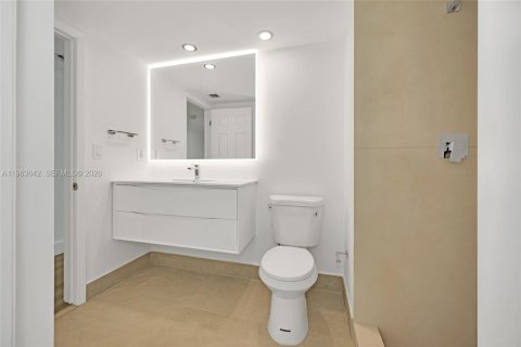 Снять в аренду кондоминиум в Майами, Флорида 2 спальни, 92.9м2, № 2025622 - фото 17