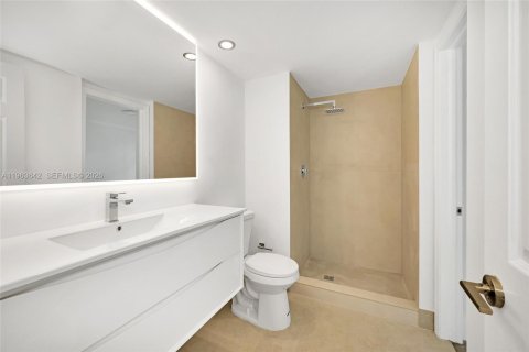 Снять в аренду кондоминиум в Майами, Флорида 2 спальни, 92.9м2, № 2025622 - фото 16