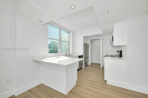 Снять в аренду кондоминиум в Майами, Флорида 2 спальни, 92.9м2, № 2025622 - фото 8