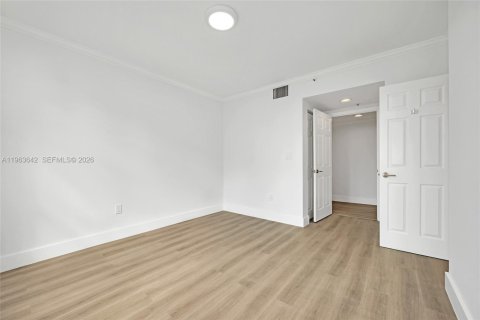 Снять в аренду кондоминиум в Майами, Флорида 2 спальни, 92.9м2, № 2025622 - фото 20