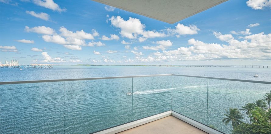 Кондоминиум с 2 спальнями в Майами, Флорида № 2025622