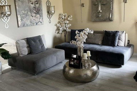 Villa ou maison à louer à Homestead, Floride: 3 chambres, 174.1 m2 № 1999887 - photo 4