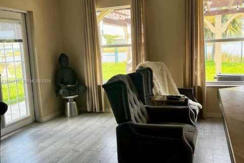 Villa ou maison à louer à Homestead, Floride: 3 chambres, 174.1 m2 № 1999887 - photo 5