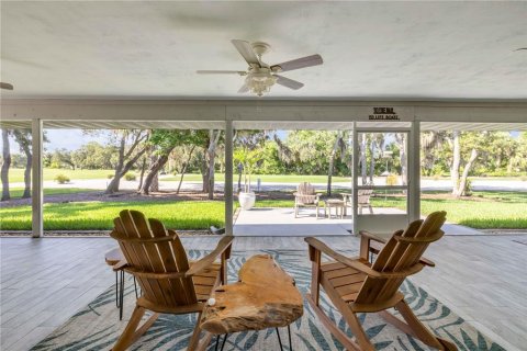 Villa ou maison à vendre à New Smyrna Beach, Floride: 3 chambres, 253.72 m2 № 1793193 - photo 4