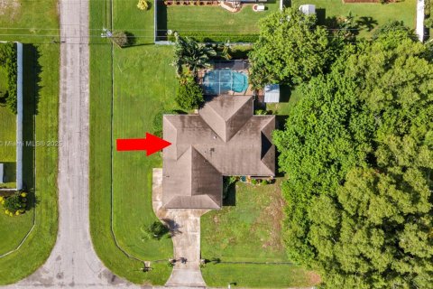 Villa ou maison à louer à Port St. Lucie, Floride: 3 chambres, 145.67 m2 № 1930379 - photo 2
