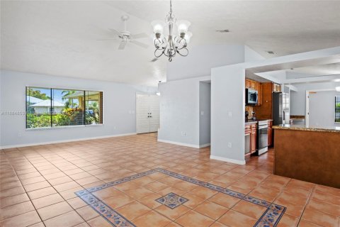 Villa ou maison à louer à Port St. Lucie, Floride: 3 chambres, 145.67 m2 № 1930379 - photo 15