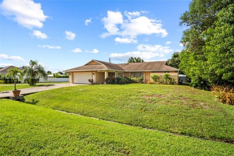 Villa ou maison à louer à Port St. Lucie, Floride: 3 chambres, 145.67 m2 № 1930379 - photo 6