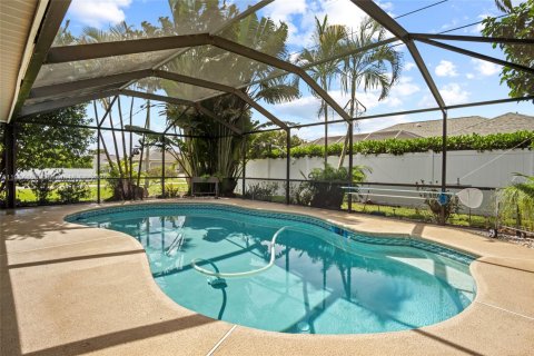 Villa ou maison à louer à Port St. Lucie, Floride: 3 chambres, 145.67 m2 № 1930379 - photo 4