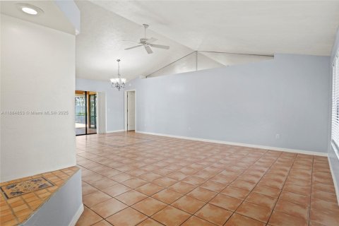 Villa ou maison à louer à Port St. Lucie, Floride: 3 chambres, 145.67 m2 № 1930379 - photo 11
