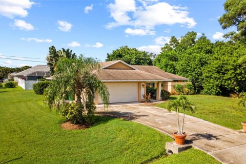 Villa ou maison à louer à Port St. Lucie, Floride: 3 chambres, 145.67 m2 № 1930379 - photo 5