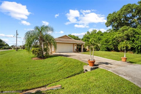 Villa ou maison à louer à Port St. Lucie, Floride: 3 chambres, 145.67 m2 № 1930379 - photo 7